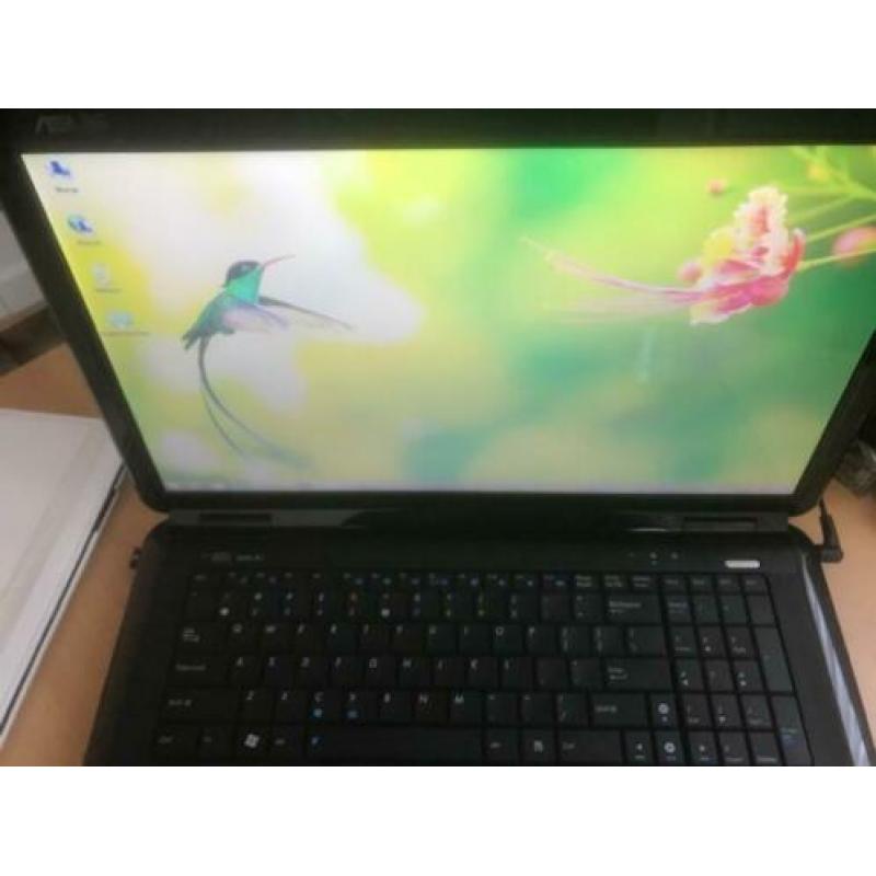 Asus Laptop k70i d . 17..3 Scherm.