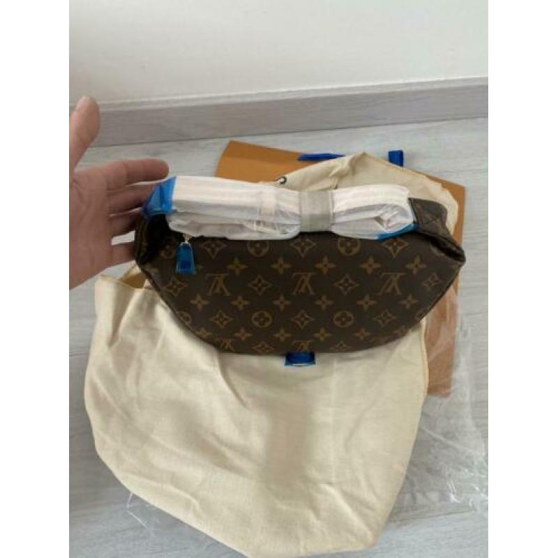 Louis vuitton bumbag!!