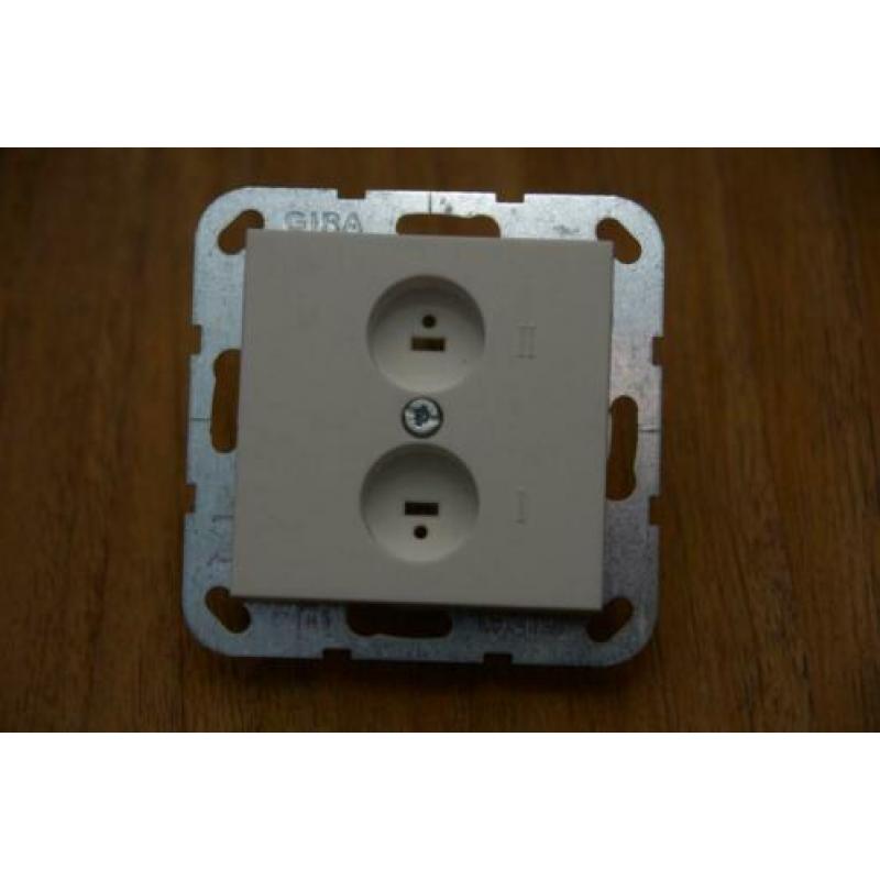 Gira luidspreker contactdoos (8x)