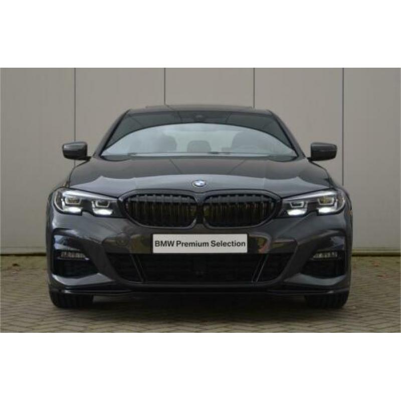 BMW 3 Serie 320i Executive M-Sport | M-Performace Diffusor &
