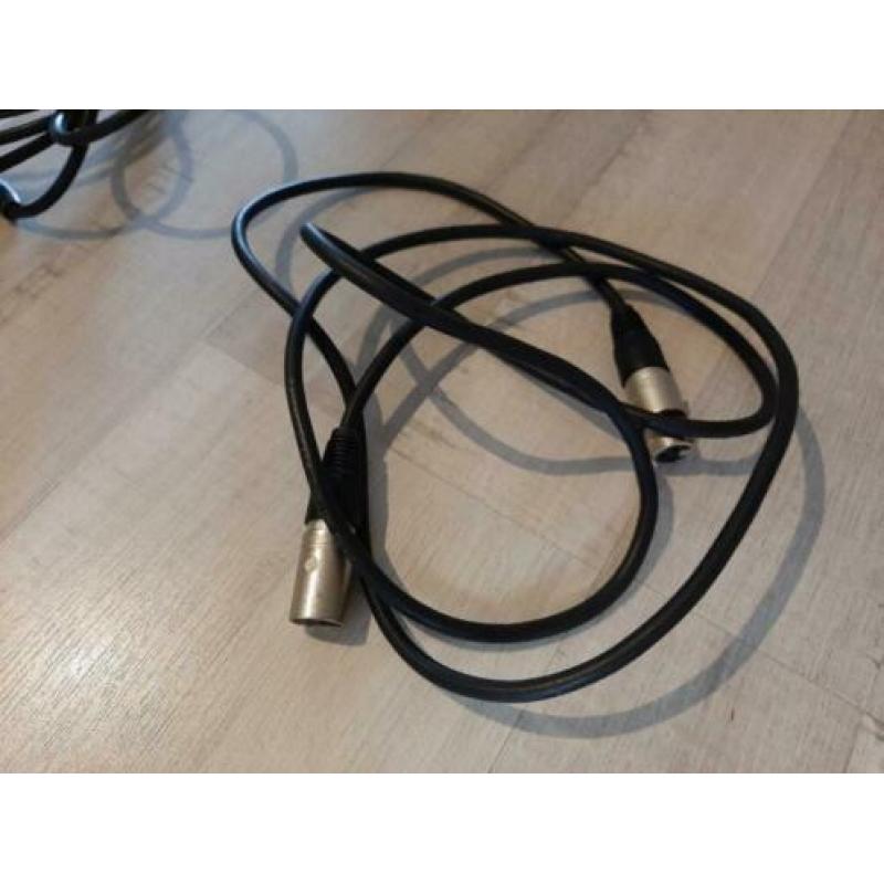 7 snoeren voor gitaar en microfoon voor maar 25 euro