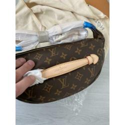 Louis vuitton bumbag!!