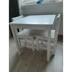 ikea tafel en stoeltjes