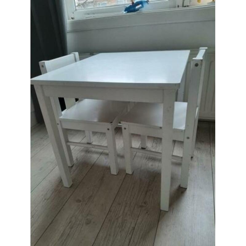 ikea tafel en stoeltjes