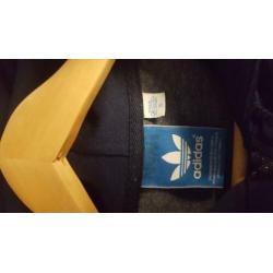 Adidas jackje maat S