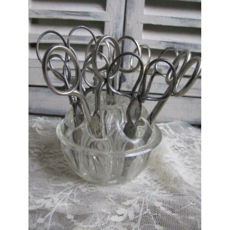 Brocante Franse glazen bloemensteker / rozen bowl bloemstuk