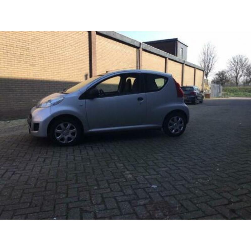 Peugeot 107 1.0 12V 3DR 2010 Grijs