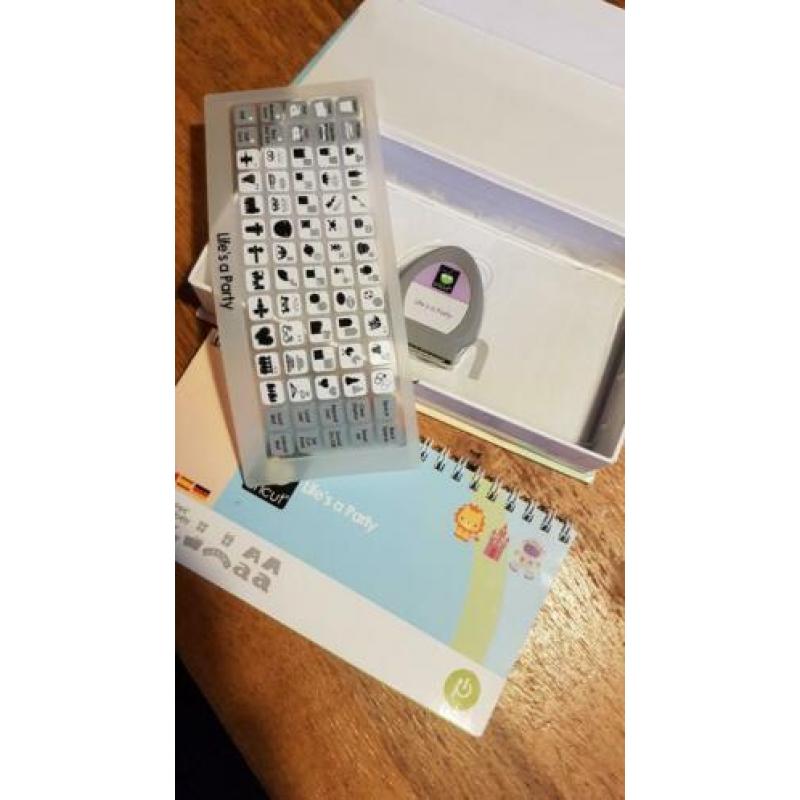 Cricut cartridge Life's a party