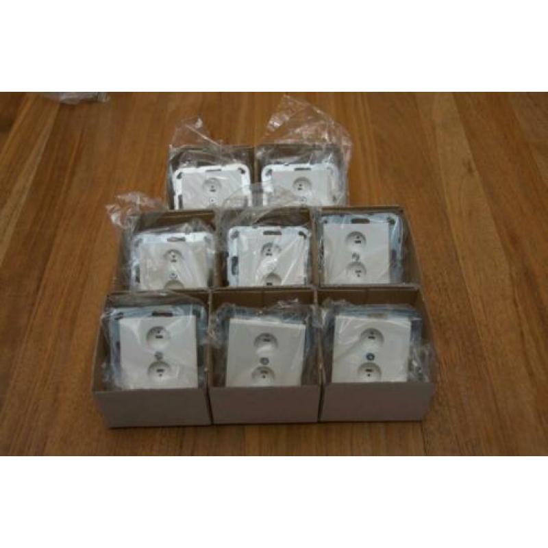 Gira luidspreker contactdoos (8x)
