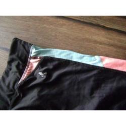 Zwart met blauw en roze capri sportbroek maat 36