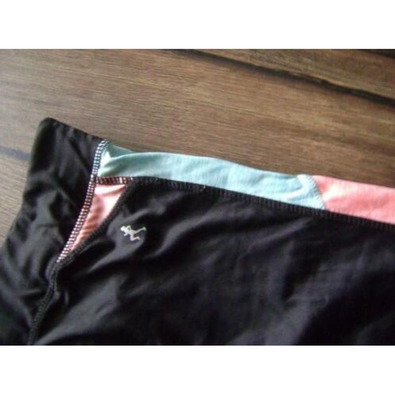 Zwart met blauw en roze capri sportbroek maat 36