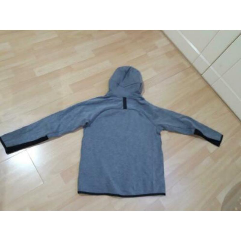 NIKE TECH FLEECE grijze vest maat 158/170