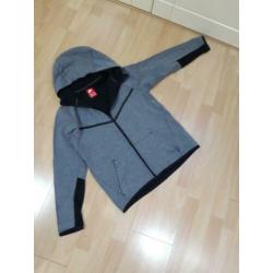 NIKE TECH FLEECE grijze vest maat 158/170