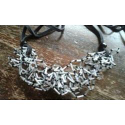 BLINGBLING Unieke handgemaakte kralenketting met buffelleer