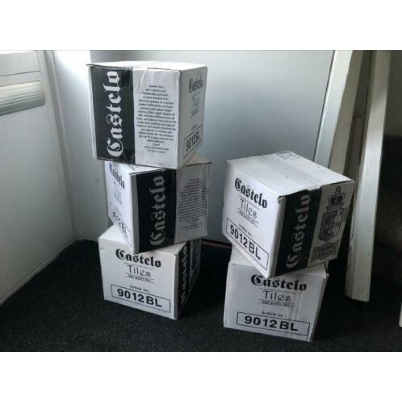 5 dozen over. Castelo 9012BL Portugese tegels 2 m2