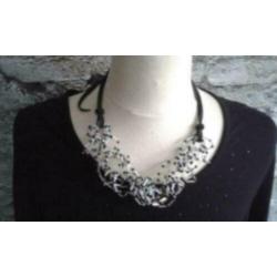 BLINGBLING Unieke handgemaakte kralenketting met buffelleer