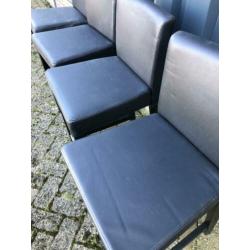 Hendriksdal stoelen 4 stuk zwart komt met tafel