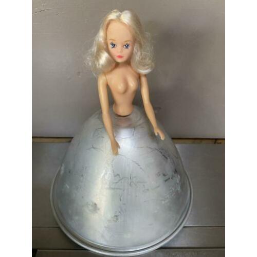 Barbietaart cakevorm en 2 Barbie’s