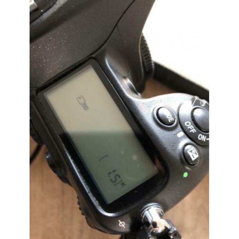 Nikon D300s met grip izgst (30289 clicks)