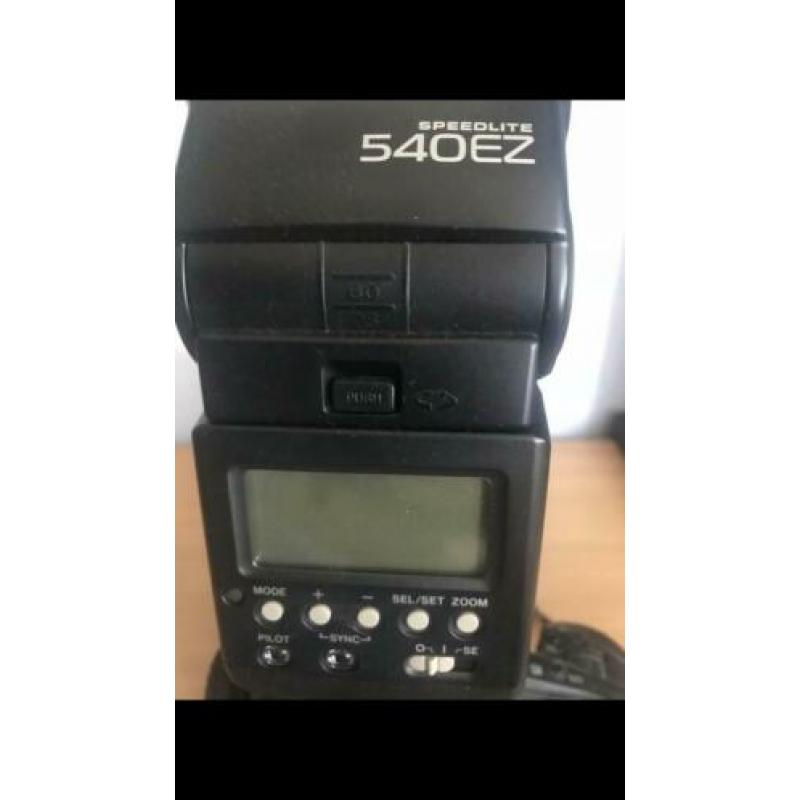 Canon EOS 1D Mark III + 28-70mm lens