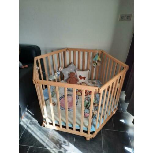 Hele mooie baby box 6 hoek.zgan geen beschadigingen.