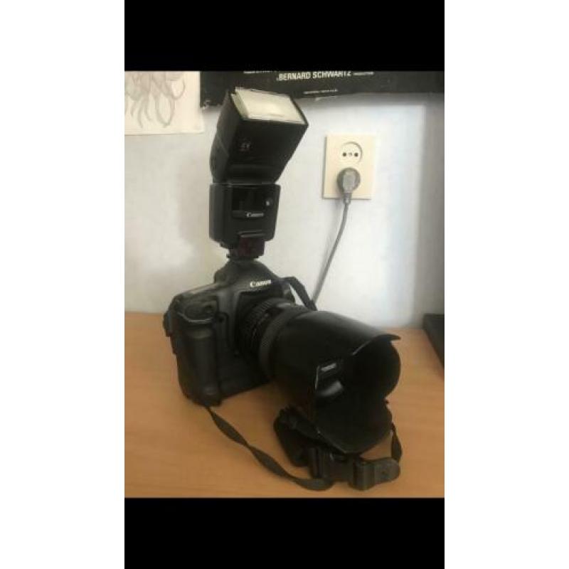 Canon EOS 1D Mark III + 28-70mm lens