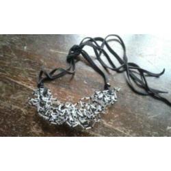 BLINGBLING Unieke handgemaakte kralenketting met buffelleer