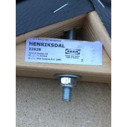 Hendriksdal stoelen 4 stuk zwart komt met tafel