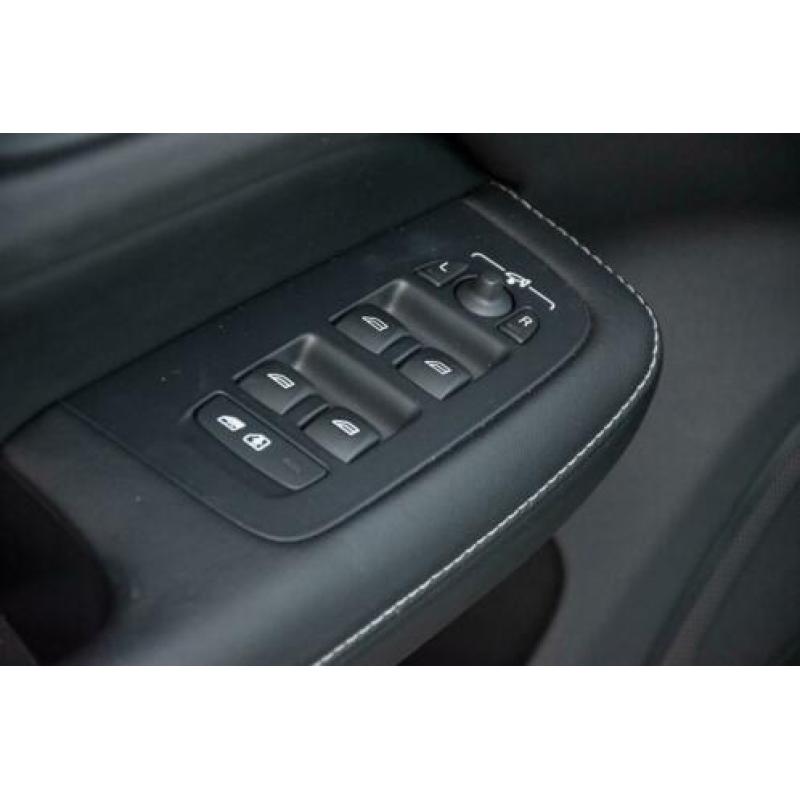 Volvo v60 d4 190pk inscription panoramadak