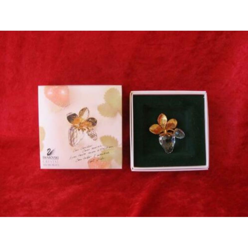 Kristal Swarovski memories: de broche aardbeien.