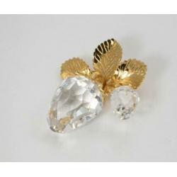 Kristal Swarovski memories: de broche aardbeien.