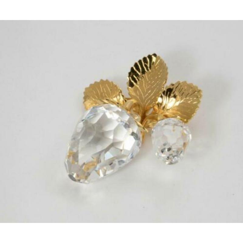 Kristal Swarovski memories: de broche aardbeien.