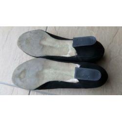 zwarte suede pump stijl dans schoenen maat 40 , afgeprijsd!!