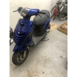 Piaggio zip (SP look) San Marino Blue BMW