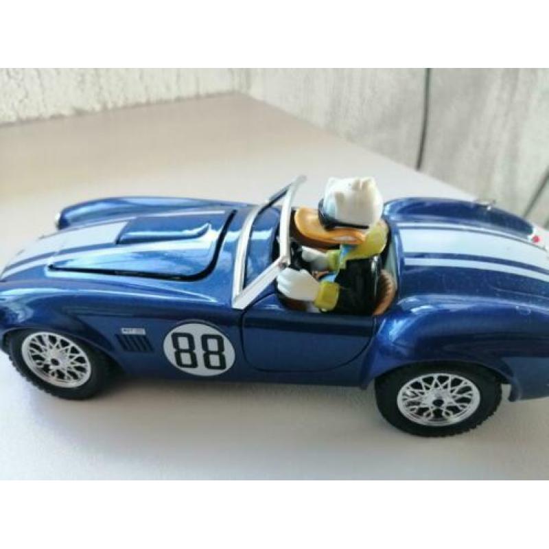 Mooie Donald Duck sportauto