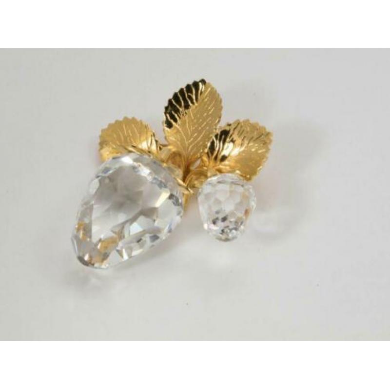 Kristal Swarovski memories: de broche aardbeien.