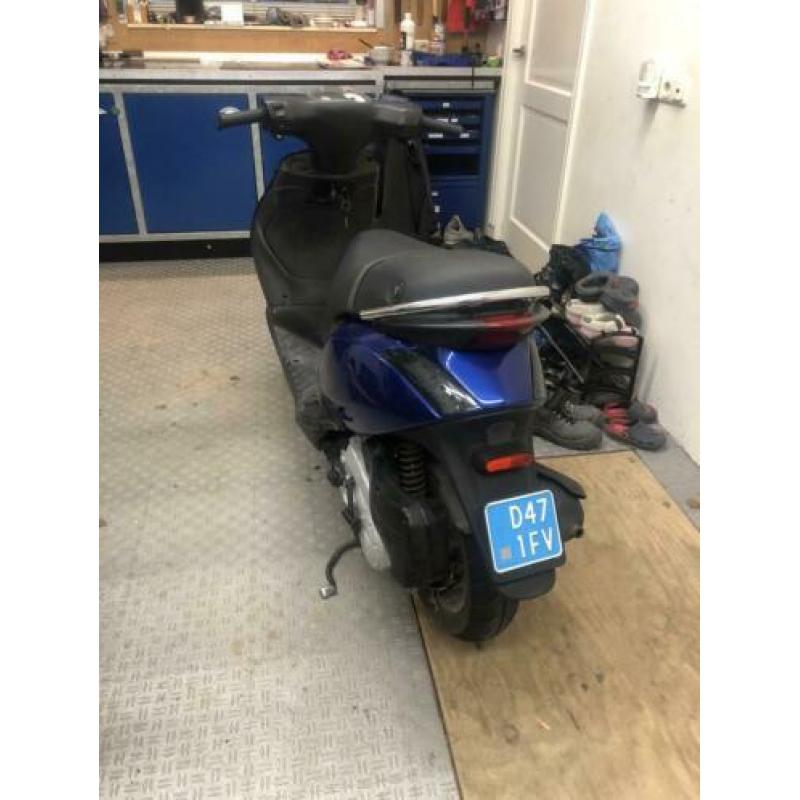 Piaggio zip (SP look) San Marino Blue BMW