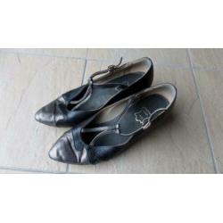 zwarte suede pump stijl dans schoenen maat 40 , afgeprijsd!!