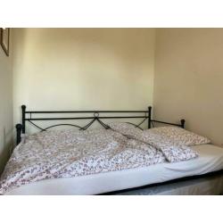Bed 140cm bij 200cm