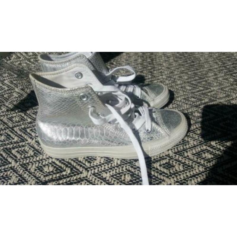 Converse All Star maat 36,5 / 1 keer gedragen.