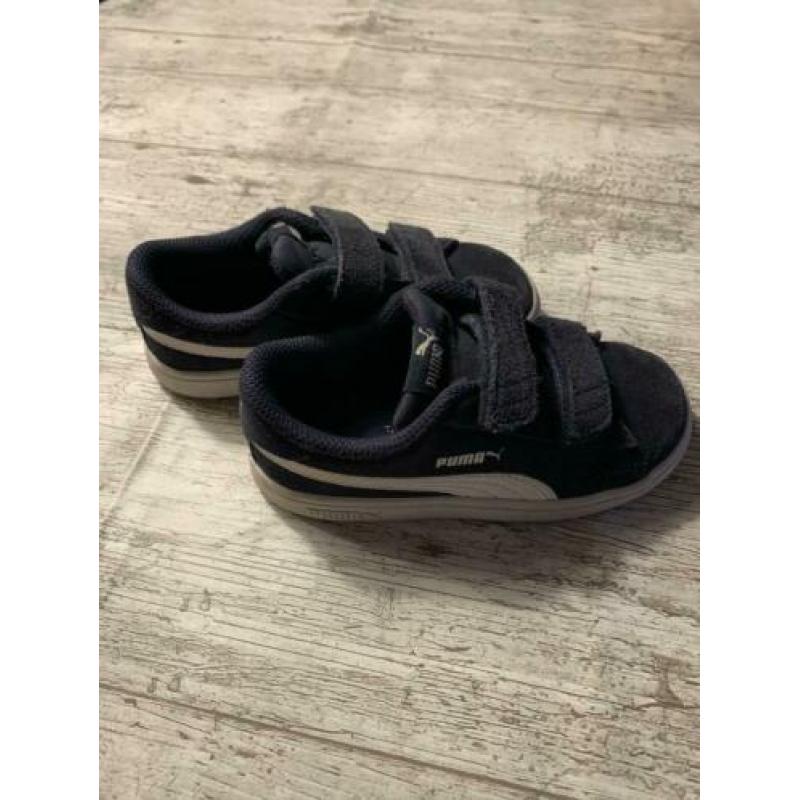 Donker blauwe Puma sneakers maat 26