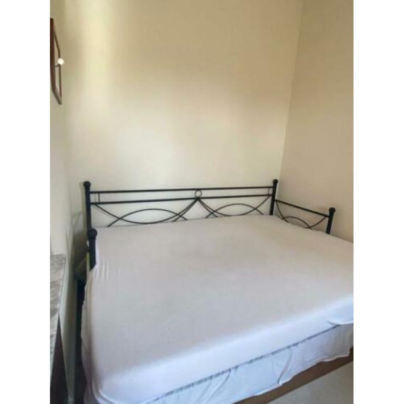 Bed 140cm bij 200cm