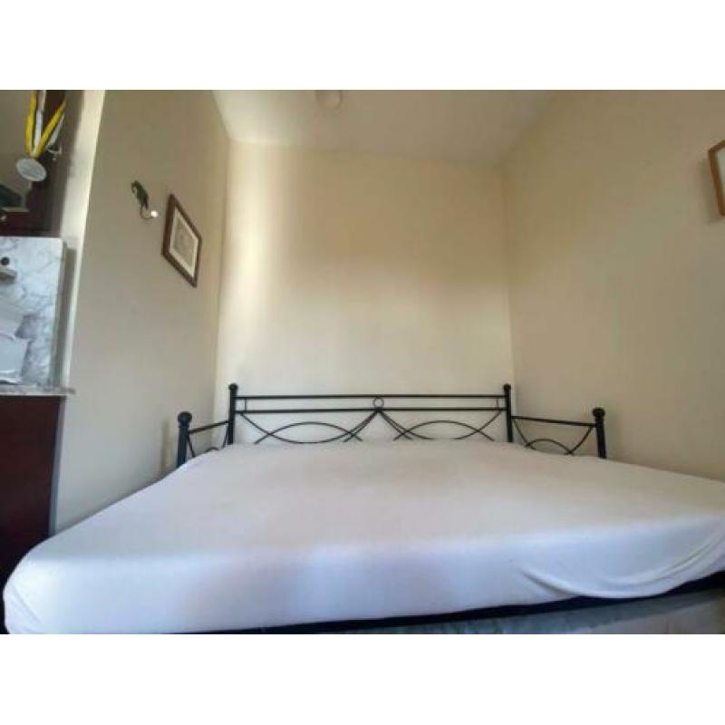 Bed 140cm bij 200cm