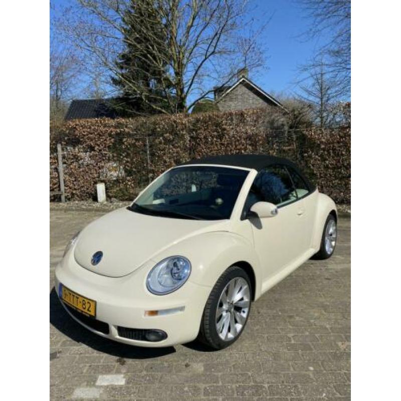 Volkswagen NEW Beetle 2.0 aut. Leder Cabriolet 85KW Highline