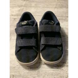 Donker blauwe Puma sneakers maat 26
