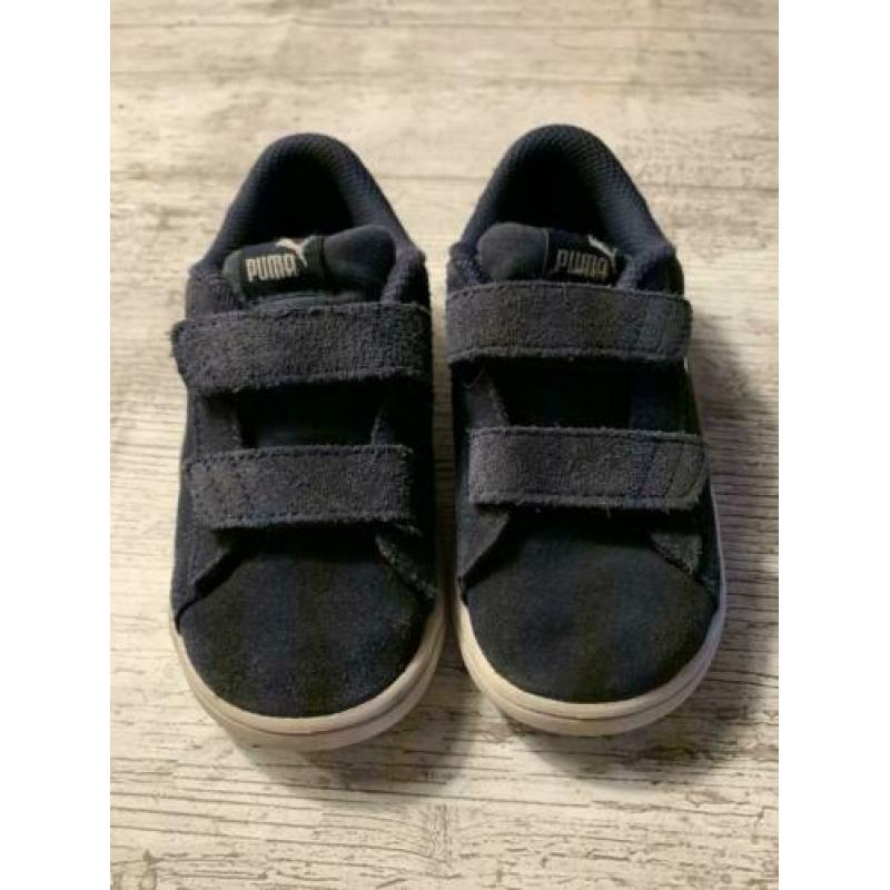 Donker blauwe Puma sneakers maat 26