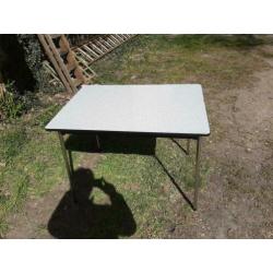 Leuke formica tafel, gebruikt, zie foto's