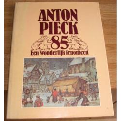 Veel boeken met illustraties van Anton Pieck