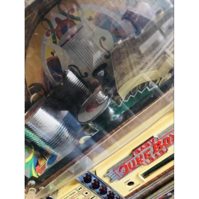 Oude baby JukeBox 1946