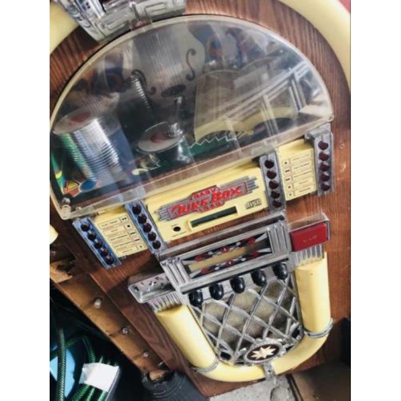 Oude baby JukeBox 1946